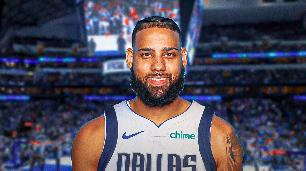 Caleb Martin in a Mavericks jersey.