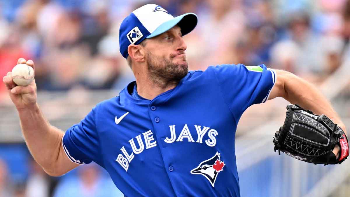 Toronto Blue Jays starting pitcher Max Scherzer (31) throws against the St. Louis Cardinals in the first inning of a spring training game at TD Ballpark. 