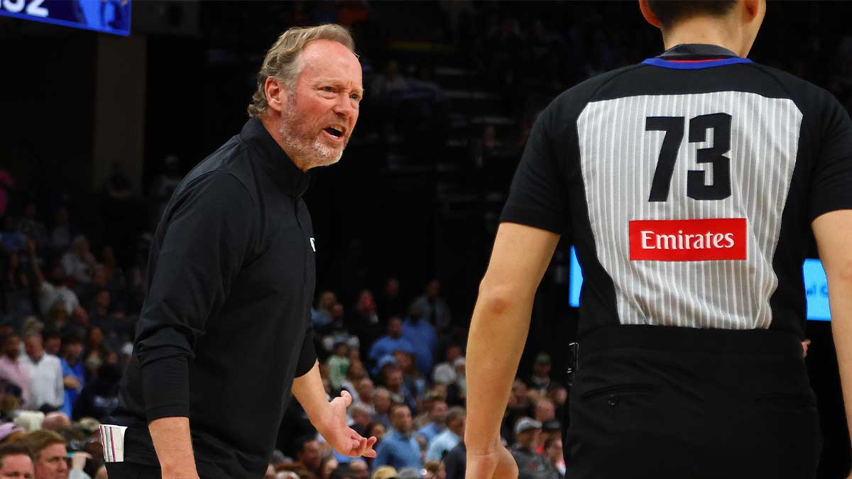 Phoenix Suns head coach Mike Budenholzer reacts toward an official during the fourth quarter against the Memphis Grizzlies at FedExForum