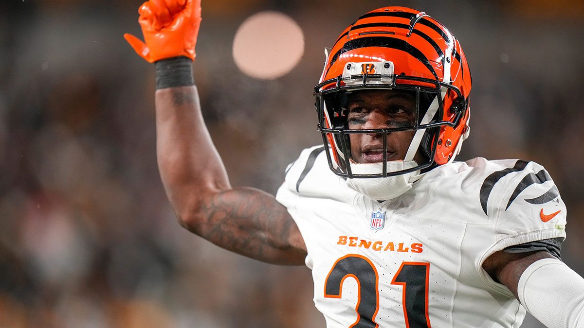 Cincinnati Bengals cornerback Mike Hilton (21) celebrates a stop in the fourth quarter of the NFL Week 18 game between the Pittsburgh Steelers and the Cincinnati Bengals at Acrisure Stadium in Pittsburgh on Saturday, Jan. 4, 2025. The Bengals won 19-17 to finish the regular season at 9-8.