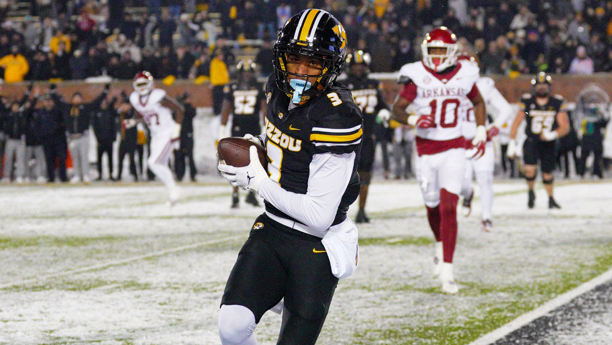 Missouri Tigers wide receiver Luther Burden III (3) catches a pass for a two point conversion against the Arkansas Razorbacks during the second half at Faurot Field at Memorial Stadium.