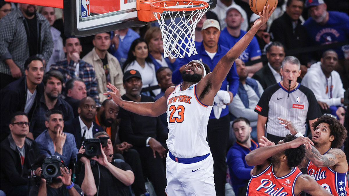 New York Knicks Center Mitchell Robinson (23) Grows for a jump in the fourth quarter against Philadelphia 76ers in the game One of the first rounds for the playoffs at 2024. NBA in Madison Square Garden.