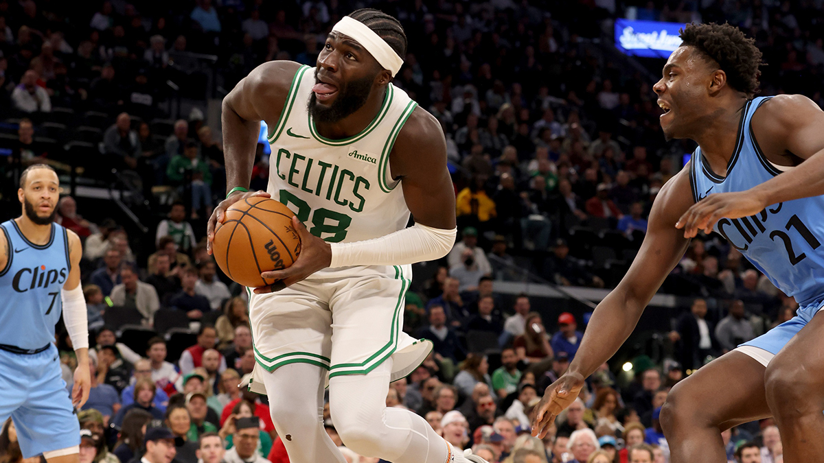 Boston Celtics Center Neemias Queta (88) Drive against La Clippers Guard Kobe Brown (21) during the third quarter at Intuit Dome.