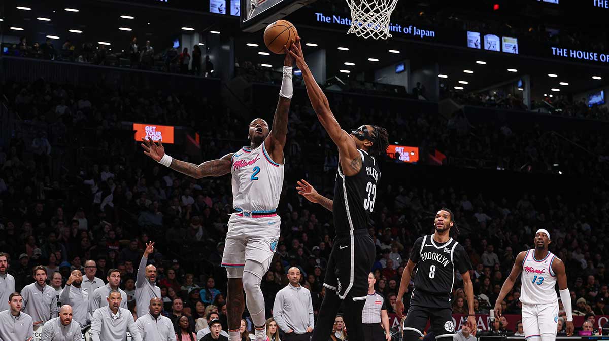 Brooklyn Nets Center NIC Clakton (33) Blocks Miami Miami Watch Terri Rozier (2) during the second half in the Barclays Center.