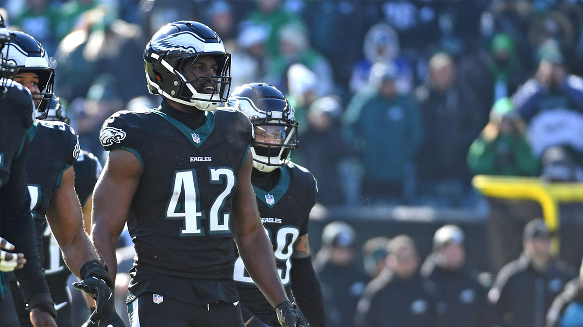 Philadelphia Eagles linebacker Oren Burks (42) against the New York Giants at Lincoln Financial Field. 