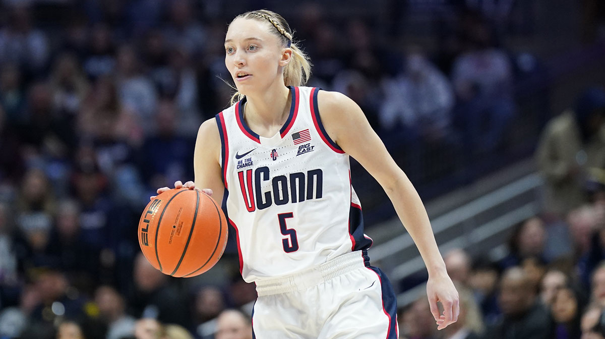 UConn Huskies guard Paige Bueckers (5) returns the ball against the Seton Hall Pirates in the first half at Harry A. Gampel Pavilion.