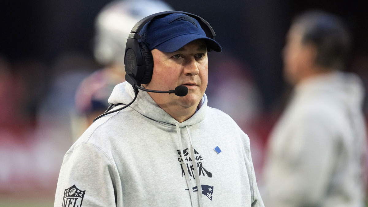 New England Patriots offensive coordinator Alex Van Pelt against the Arizona Cardinals at State Farm Stadium.