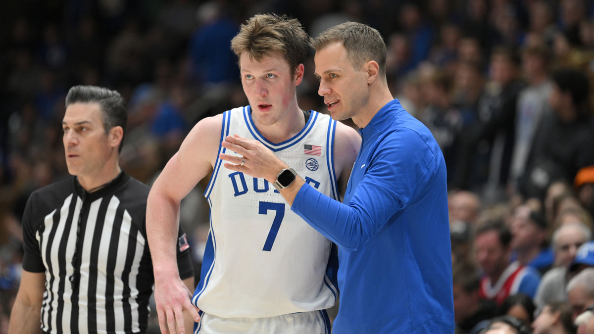 Duke Blue Devils head coach Jon Scheyer directs Duke Blue Devils forward Kon Knueppel (7) during the second half at Cameron Indoor Stadium. Blue Devils won 106-70.