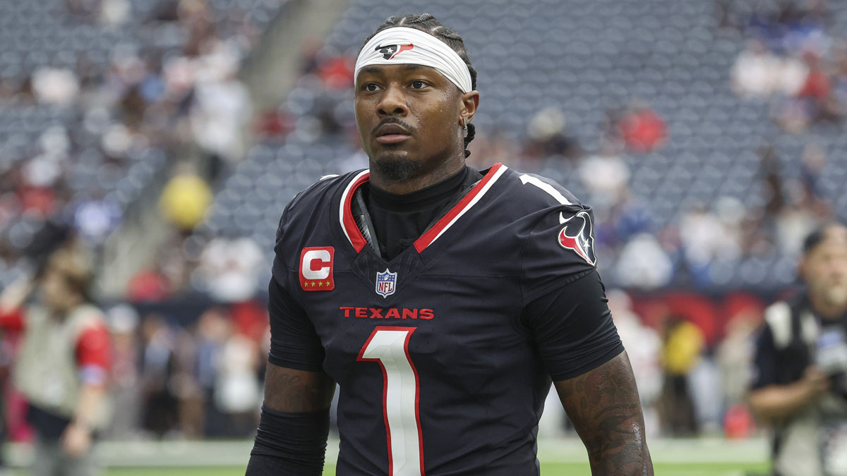 Stefon Diggs before Texans game against the Colts.