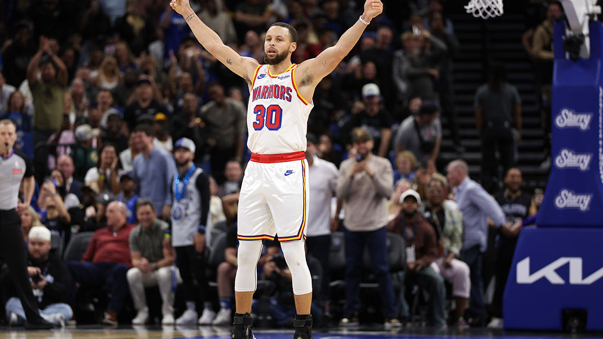 Golden State Warriors guard Stephen Curry (30) celebrates after a basket against the Orlando Magic in the fourth quarter at Kia Center. 