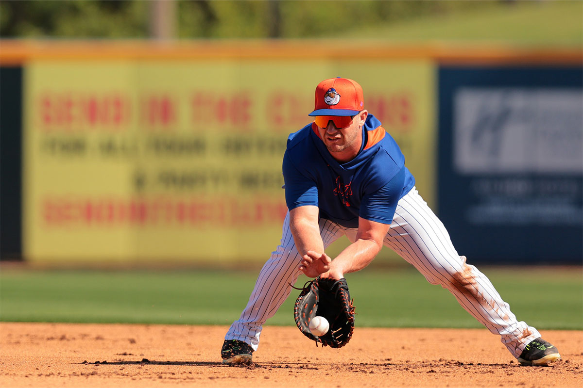 New York Mets first baseman Pete Alonso (20) practices during a spring training workout at Clover Park. 