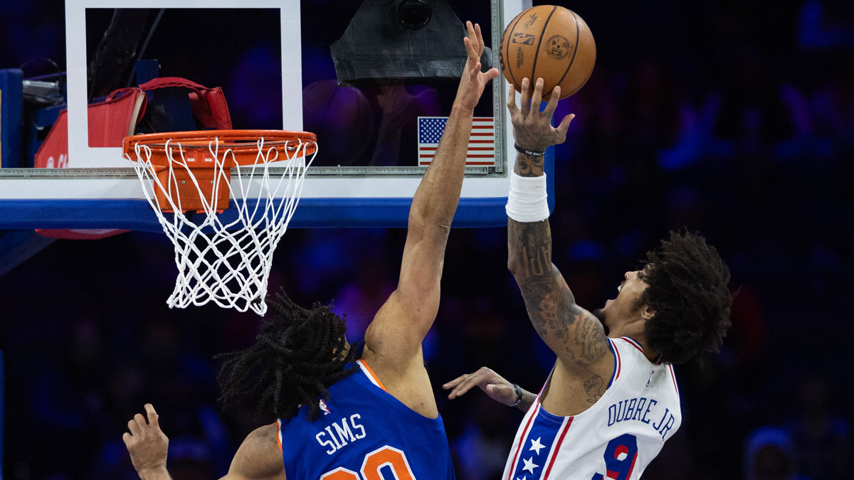 Philadelphia 76ers Guard Kelly OuBre Jr. (9) Drive on the shot against New York Knicks Center Jericho Sims (20) during the first quarter in the center of Wells Fargo.