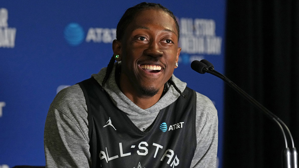 Kenny's Young Stars Guard Jalen Williams (8) Oklahoma City Thunder Talked with media members during the NBA's Nava practice in Oakland Arena