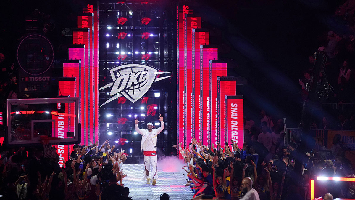 Guard Shai Gilgeous-Alexander (2) Oklahoma City Thunder During Introduction Before 2025 NBA All Star Game in Chase Center