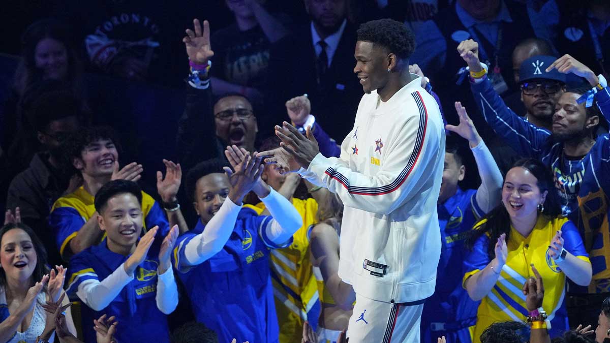 Kenniis Young Stars Guard Anthoni Edwards (5) Minnesota Timbervolves During the introduction before 2025 NBA All Star Game in Chase Center