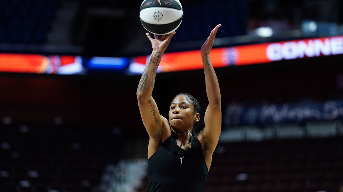 Connecticut Sun guard Tyasha Harris (52) warms up before the start of the game against the Indiana Fever at Mohegan Sun Arena.