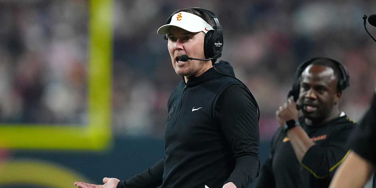 Featured image USC head coach Lincoln Riley