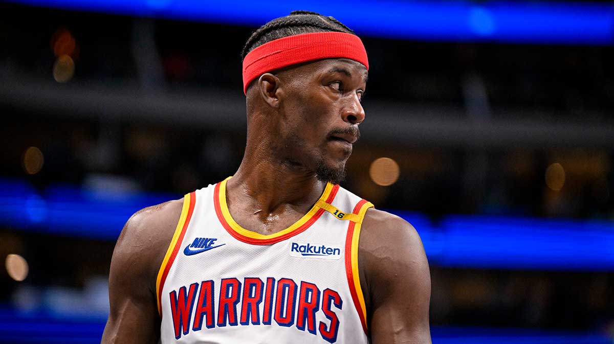 Golden State Warriors forward Jimmy Butler (10) in action during the game between the Dallas Mavericks and the Golden State Warriors at the American Airlines Center. 