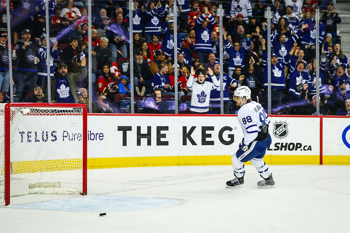 Toronto Maple Leafs right wing William Nylander (88) scores a goal against the Calgary Flames during the third period at Scotiabank Saddledome.
