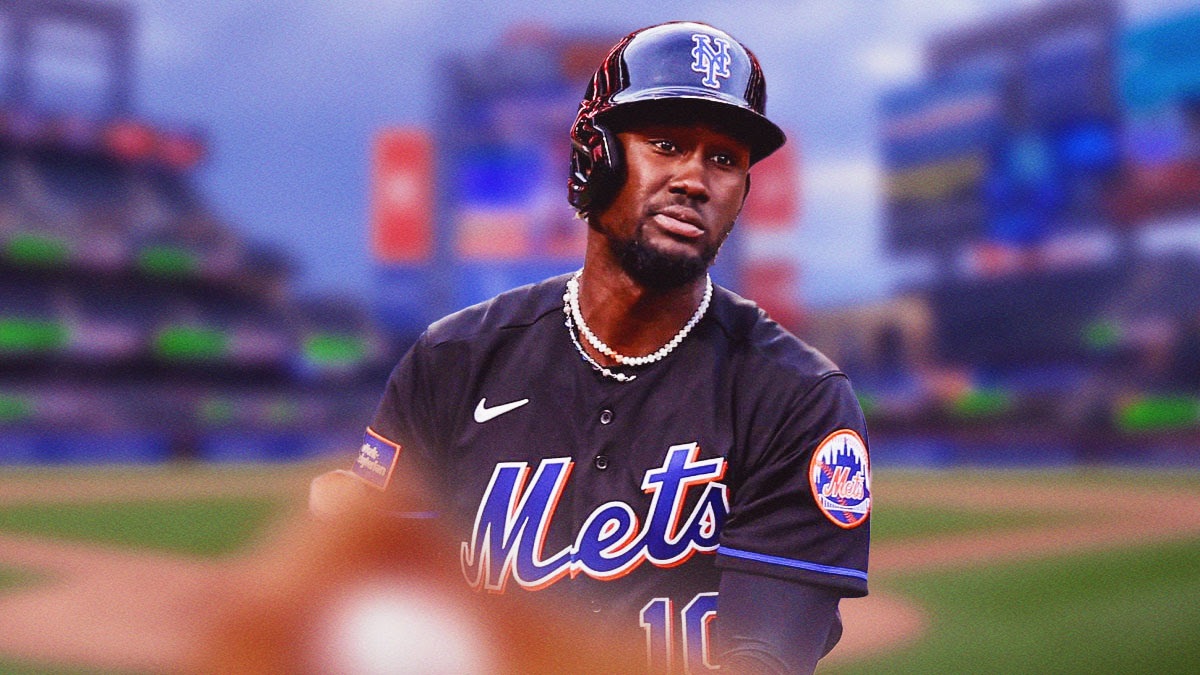 Mets SS Ronny Mauricio with field in background
