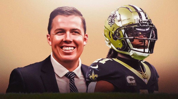 Saints RB Alvin Kamara next to HC Kellen Moore