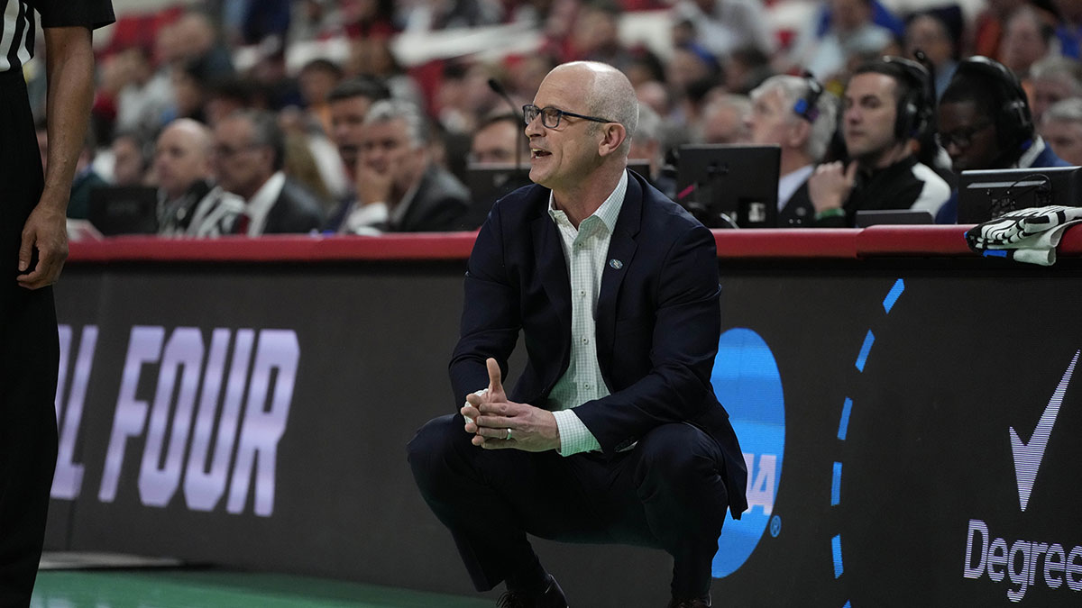 Connecticut Huskies head coach Dan Hurley reacts during the second half against the Oklahoma Sooners at Lenovo Center.