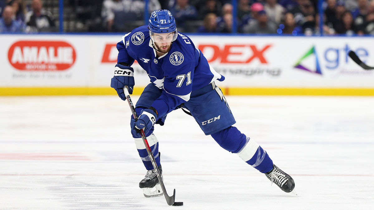 Tampa Bay Lightning center Anthony Cirelli (71) controls the puck against the Columbus Blue Jackets in the second period at Amalie Arena.