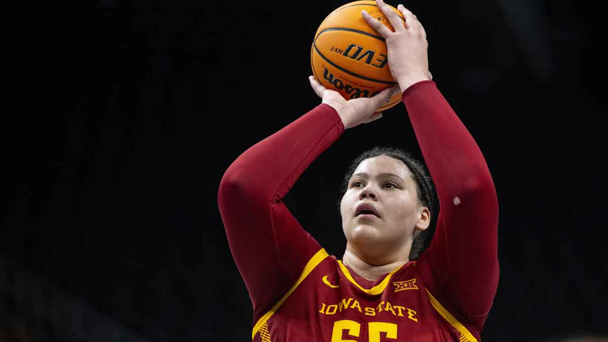 Iowa State Cyclones center Audi Crooks (55) shoots a free throw against the Baylor Lady Bears in the second half at T-Mobile Center.