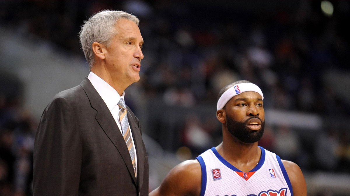 Los Angeles Clippers assistant coach Kim Hughes and guard Baron Davis (1) during the game against the Denver Nuggets at the Staples Center. The Nuggets defeated the Clippers 106-105.