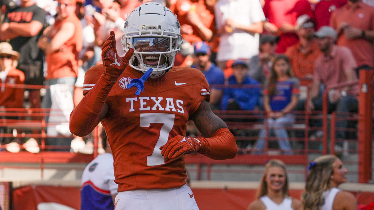 Texas Longhorns defensive back Jahdae Barron (7) reacts to a play during the Longhorns' game against the Florida Gators, Nov. 9, 2024 at Darrell K. Royal Texas Memorial Stadium in Austin.