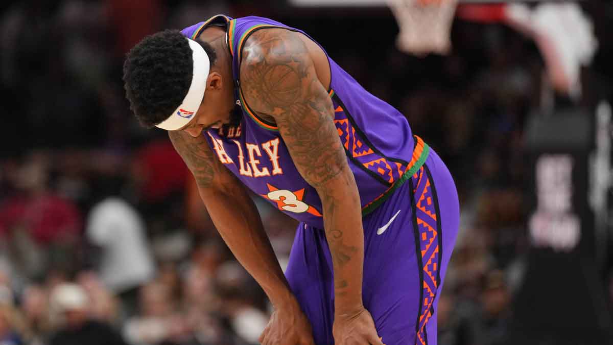 Phoenix Suns guard Bradley Beal (3) reacts against the Minnesota Timberwolves during the second half at Footprint Center