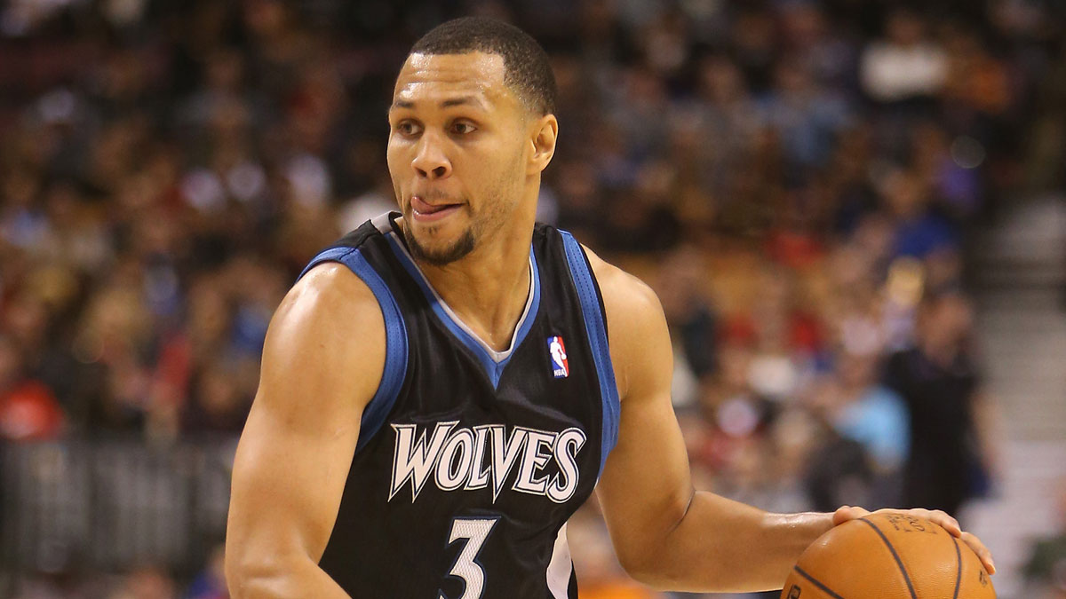 Minnesota Timberwolves guard Brandon Roy (3) dribbles against the Toronto Raptors at the Air Canada Centre. The Raptors beat the Timberwolves 105-86.