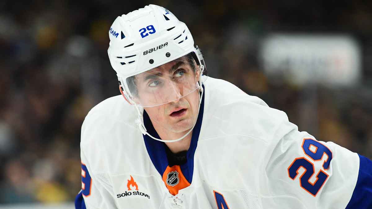 New York Islanders center Brock Nelson (29) gets set for a face-off during the second period against the Boston Bruins at TD Garden.
