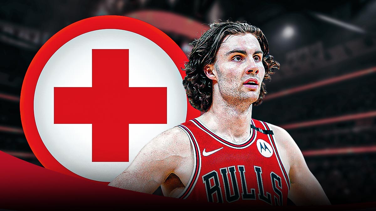 Bulls, Josh Giddey, Josh Giddey injury, Josh Giddey Bulls, Billy Donovan, Josh Giddey with first aid injury symbol, outside of United Center in the background