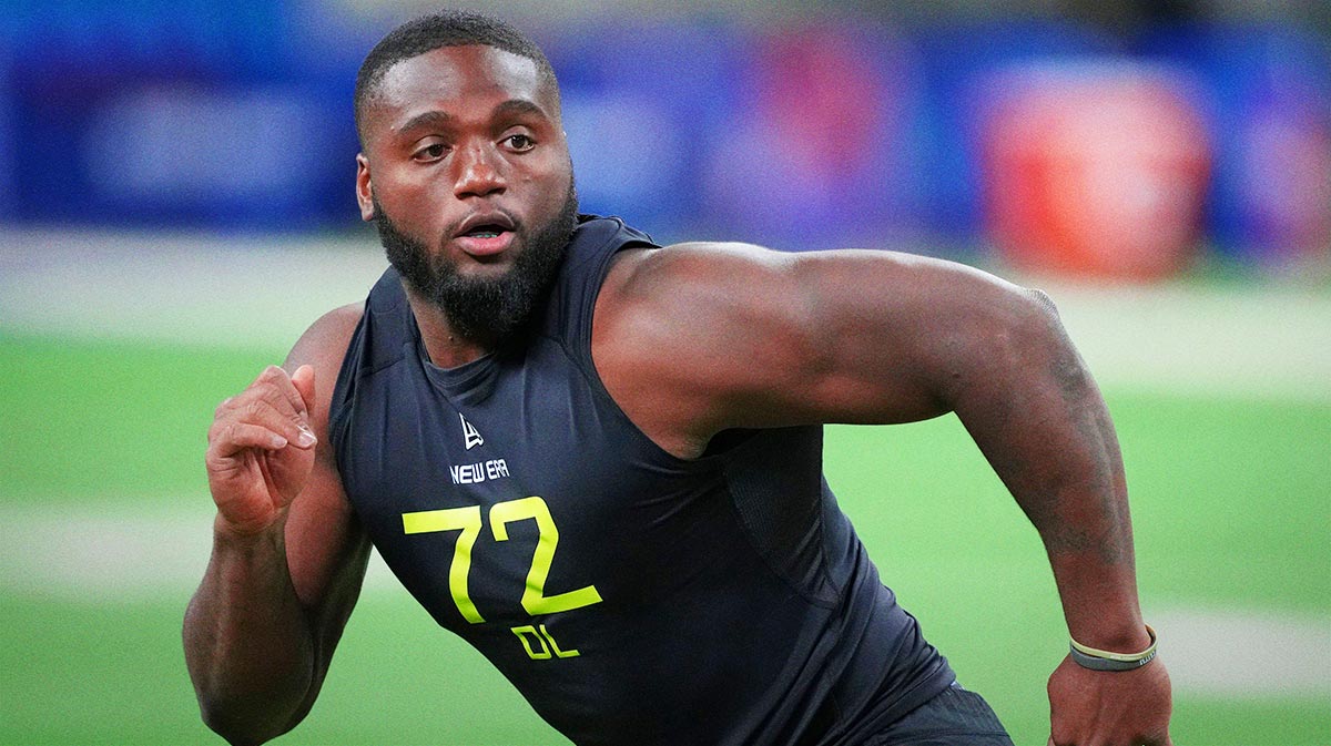Feb 27, 2025; Indianapolis, IN, USA; Central Arkansas defensive lineman David Walker (DL72) participates in drills during the 2025 NFL Combine at Lucas Oil Stadium.