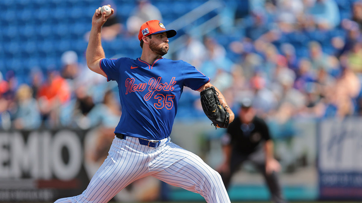 New York Mets starting pitcher Clay Holmes (35) delivers a pitch against the Houston Astros during the first inning at Clover Park.