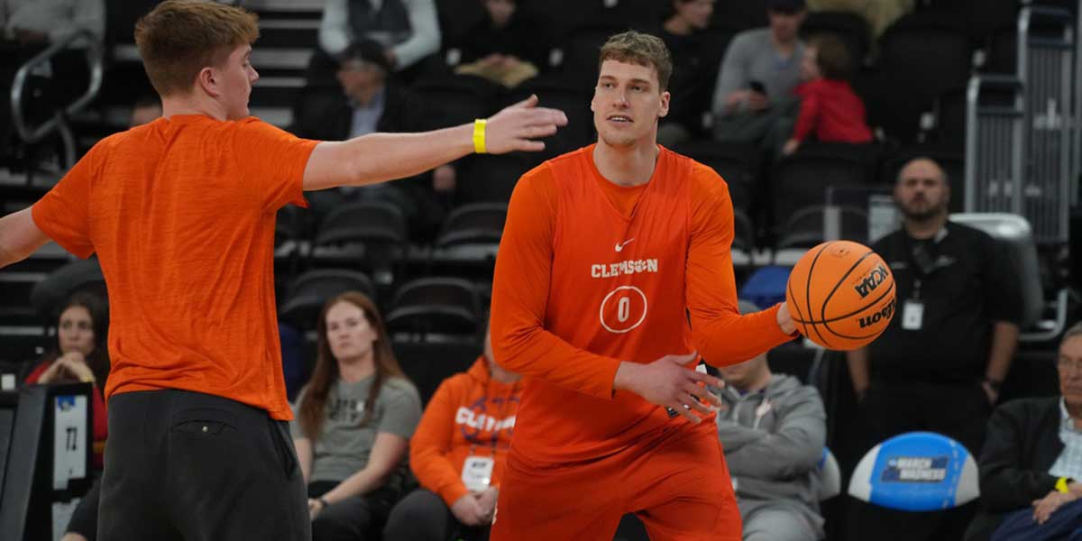 Viktor Lakhin and Clemson Tigers take the floor at the AMP