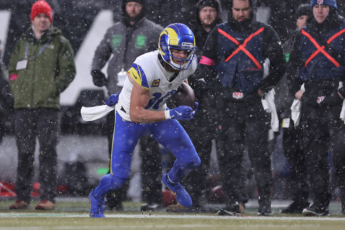 Jan 19, 2025; Philadelphia, Pennsylvania, USA; Los Angeles Rams wide receiver Cooper Kupp (10) catches a pass in the second quarter against the Philadelphia Eagles in a 2025 NFC divisional round game at Lincoln Financial Field.
