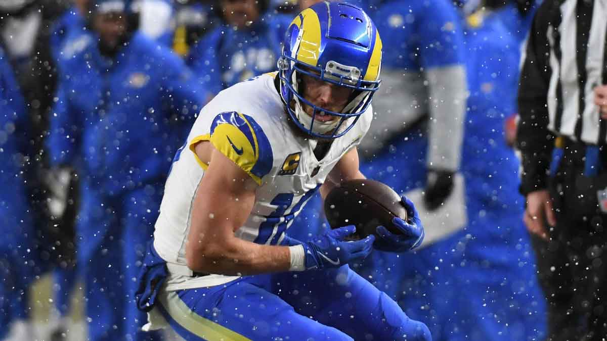 Los Angeles Rams wide receiver Cooper Kupp (10) catches a pass against the Philadelphia Eagles in the first half in a 2025 NFC divisional round game at Lincoln Financial Field.