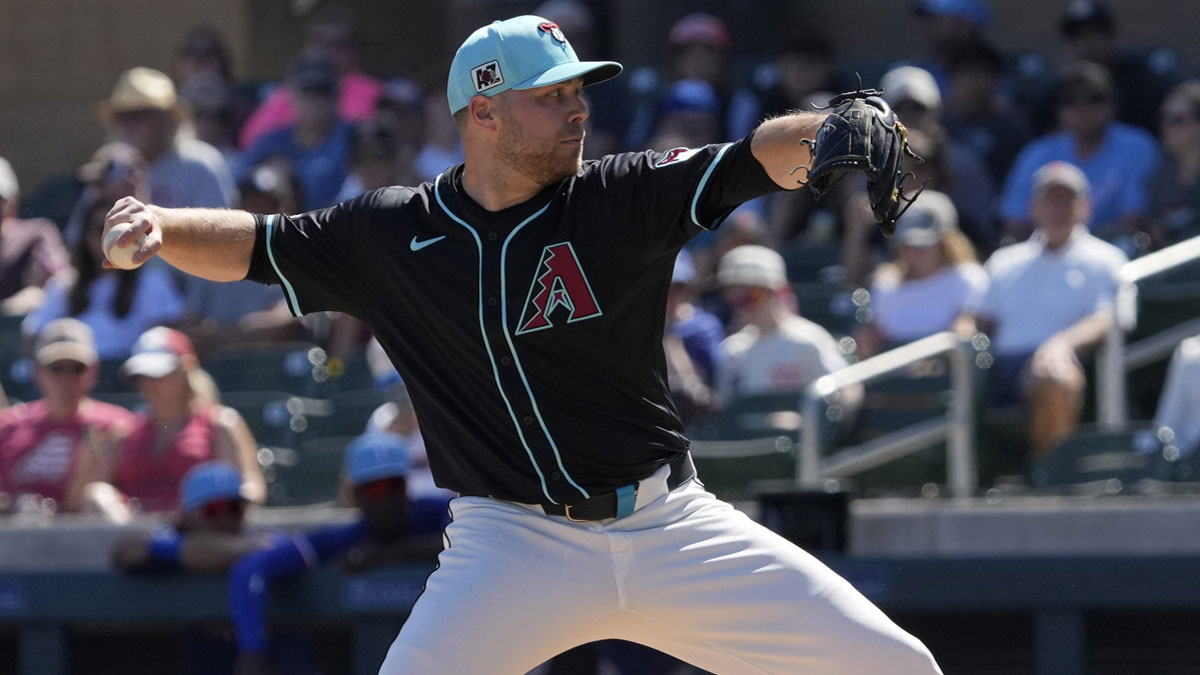 Arizona Diamondbacks pitcher Corbin Burnes (39) throws against the Texas Rangers during Cactus League