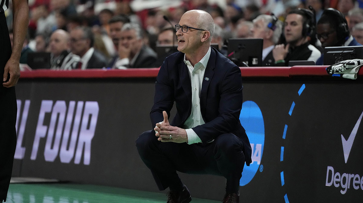 Connecticut Huskies head coach Dan Hurley reacts during the second half against the Oklahoma Sooners at Lenovo Center