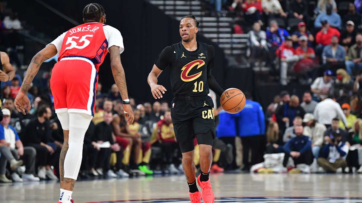 Cleveland Cavaliers guard Darius Garland (10) moves the ball against Los Angeles Clippers forward Derrick Jones Jr. (55) during the first half at Intuit Dome.