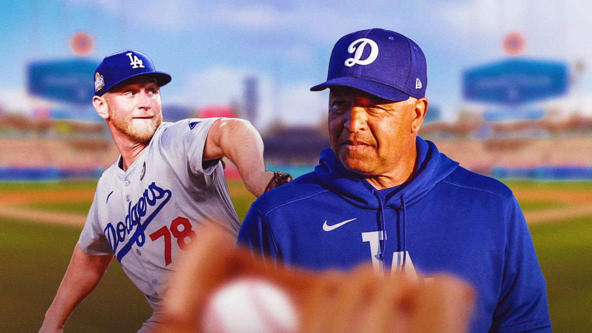 Ben Casparius and Dave Roberts in Dodgers uniforms.