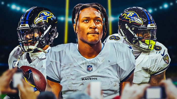 Ravens DeAndre Hopkins (center) with Ravens Lamar Jackson and Ravens Derrick Henry behind him