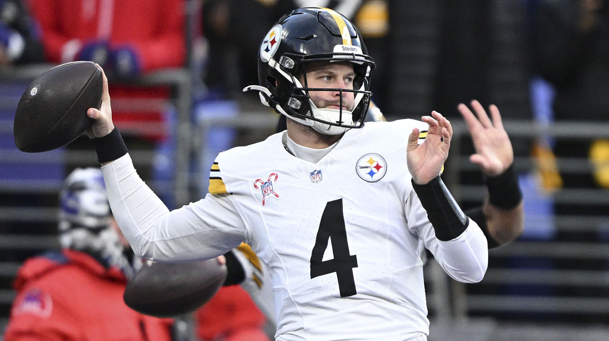 Pittsburgh Steelers quarterback Kyle Allen (4) throws the field before the game against the Baltimore Ravens at M&T Bank Stadium.