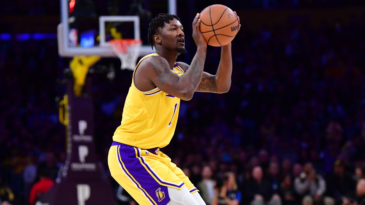 Los Angeles Lakers forward Dorian Finney-Smith (17) shoots three point basket against the against the New Orleans Pelicans during the first half at Crypto.com Arena.