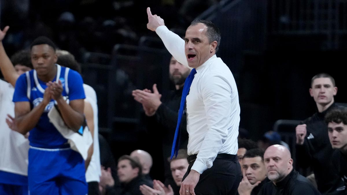 Featured image Drake head coach Ben McCollum