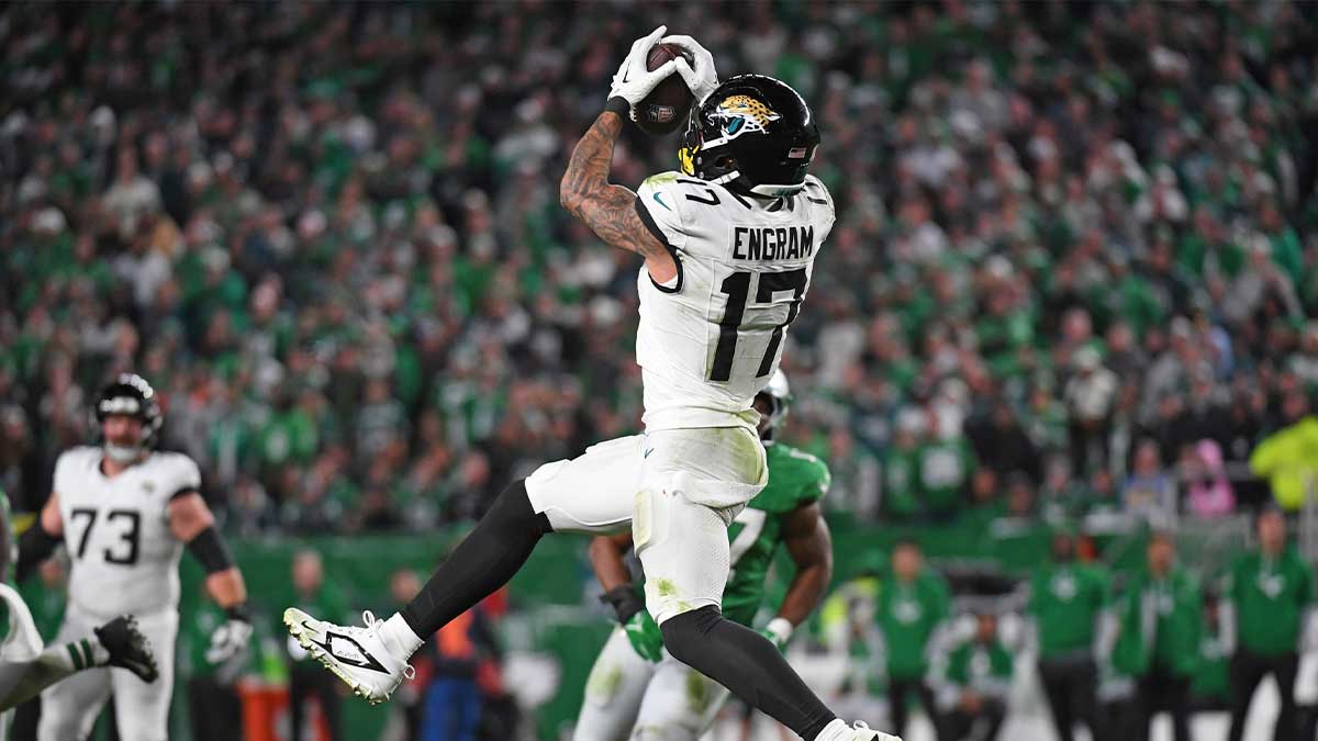 Nov 3, 2024; Philadelphia, Pennsylvania, USA; Jacksonville Jaguars tight end Evan Engram (17) makes a catch against the Philadelphia Eagles at Lincoln Financial Field.