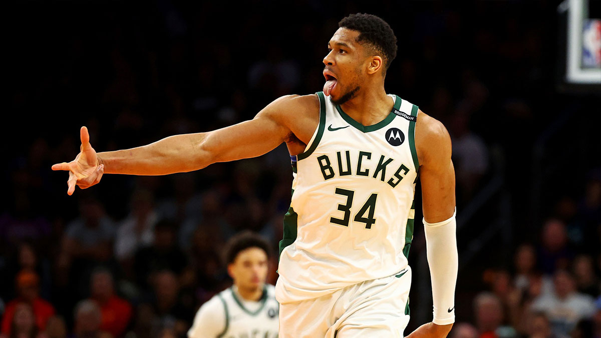 Milwaukee Bucks forward Giannis Antetokounmpo (34) reacts after a play during the second quarter against the Phoenix Suns at Footprint Center. 
