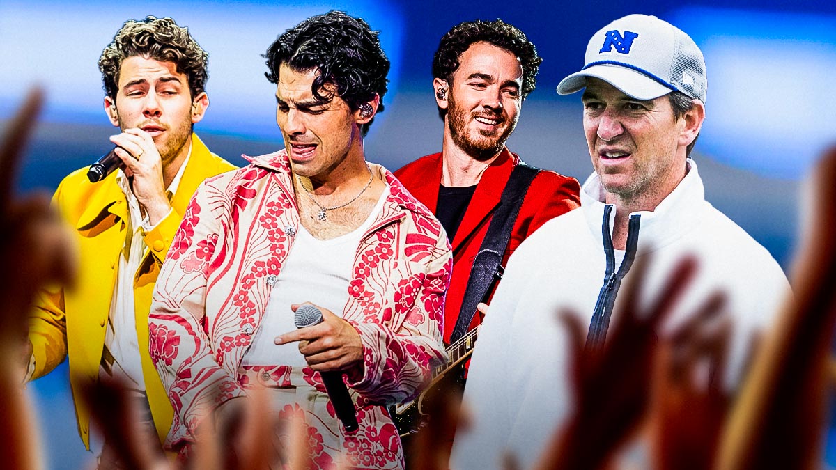 Eli Manning joins the Jonas Brothers